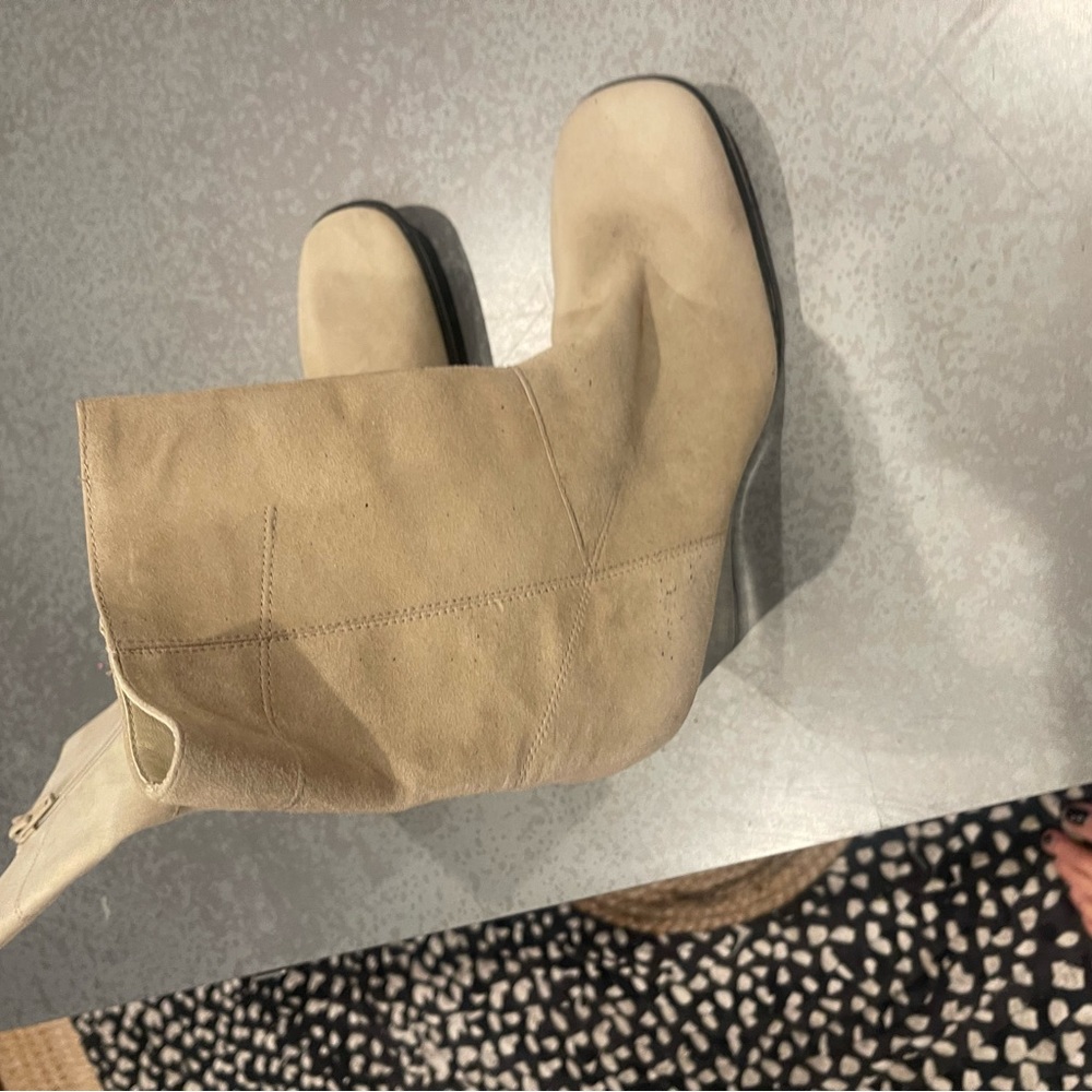 Enzo Angiolini suede light tan boots.